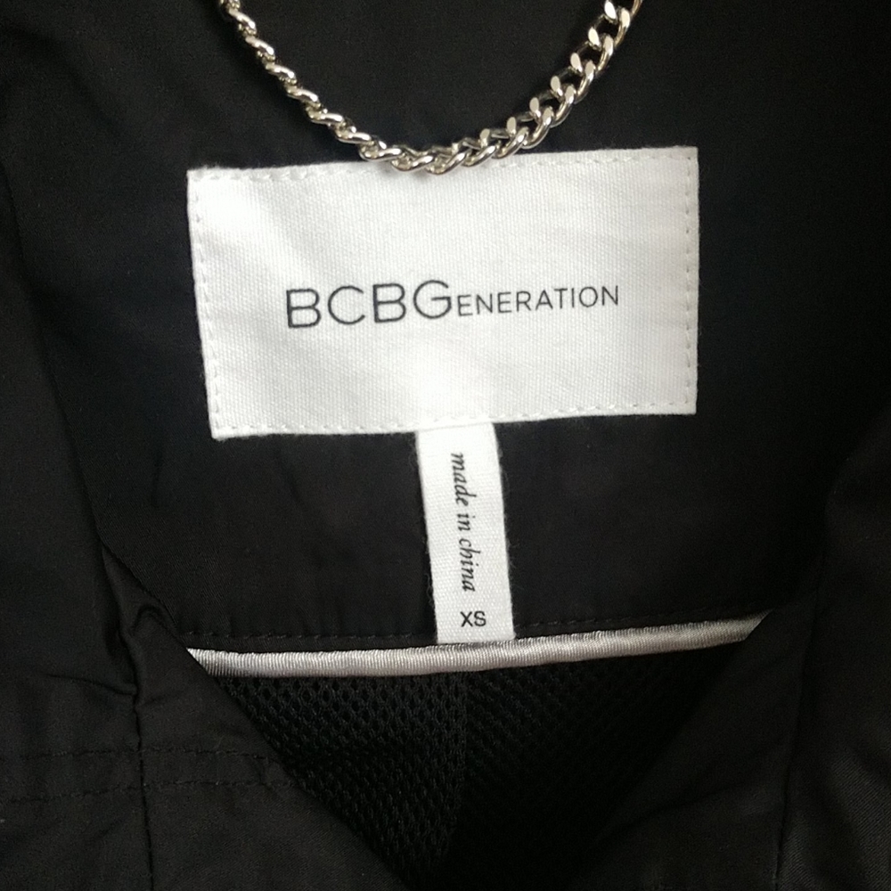 Woman's jacket - Picture 2 of 8